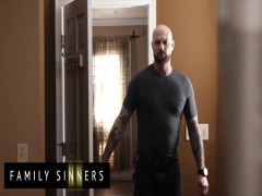 Family Sinners - Naughty Babe Lacy Lennon Share The Shower With Her StepBrother | PORR.XXX