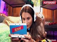Horny Hostel - Stella Flex Petite Russian Gamer Girl Seduces Horny Nerd In Hotel | PORR.XXX