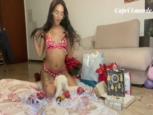 Teen Latina destroyed by a big dildo in her ass, make her squirt and cry | YouPorr.com