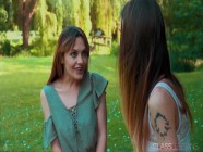 Skinny european lesbian girl fucks with girlfriend in the park | PORR.XXX