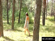 Cute bdsm brunette tied up as she masturbates alone in the woods | PORR.XXX