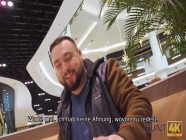 HUNT4K Belle mit roten Haaren von Fremden in Toilette vor BF gefickt | PORR.XXX