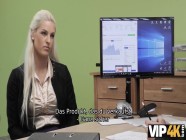 VIP4K. Verführerisches Küken mit großen Titten reitet Schwanz für viel Geld | PORR.XXX