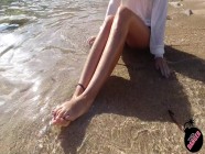 BEACH DAY - stunning Footjob at the Ocean from a long Leg Summer Beauty (Amateur TinaDanger)