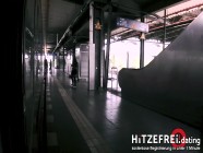 HITZEFREI.dating PUBLIC Berliner Göre nackt in S-Bahn & an Bahnhof gefickt | PORR.XXX