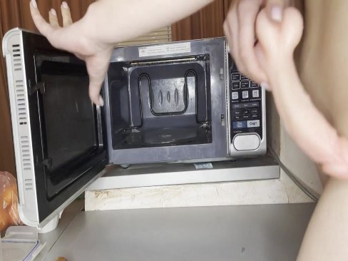 I found dildo in microwave and decided to suck it | YouPorr.com