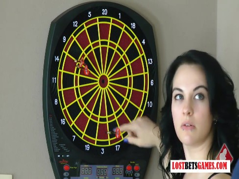He Went from Throwing Darts to Getting BJs | PorrHub.com