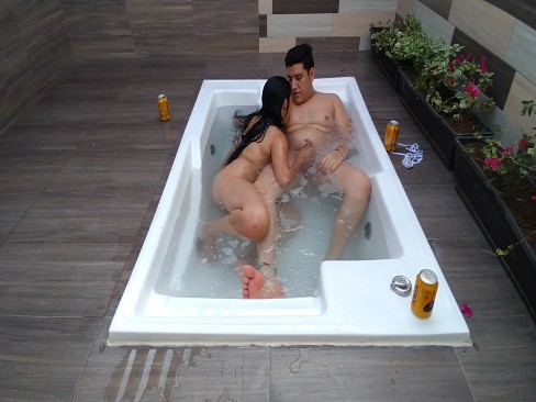 riding in the jacuzzi tub in amazon position rough femdom sex | PorrTube.com