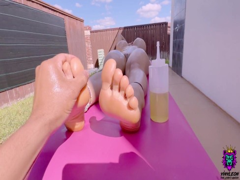 Busty Brunette MILF gets an Outdoor Rough Fuck Massage | Freesex.se