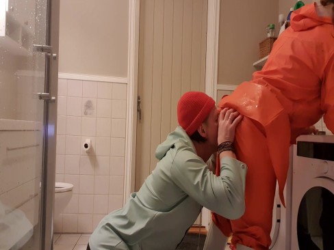 Ass rimming and fingering MILF in rainwear and rubber boots at porn.se