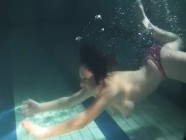 Siskina and Polcharova strip nude underwater | PORR.XXX